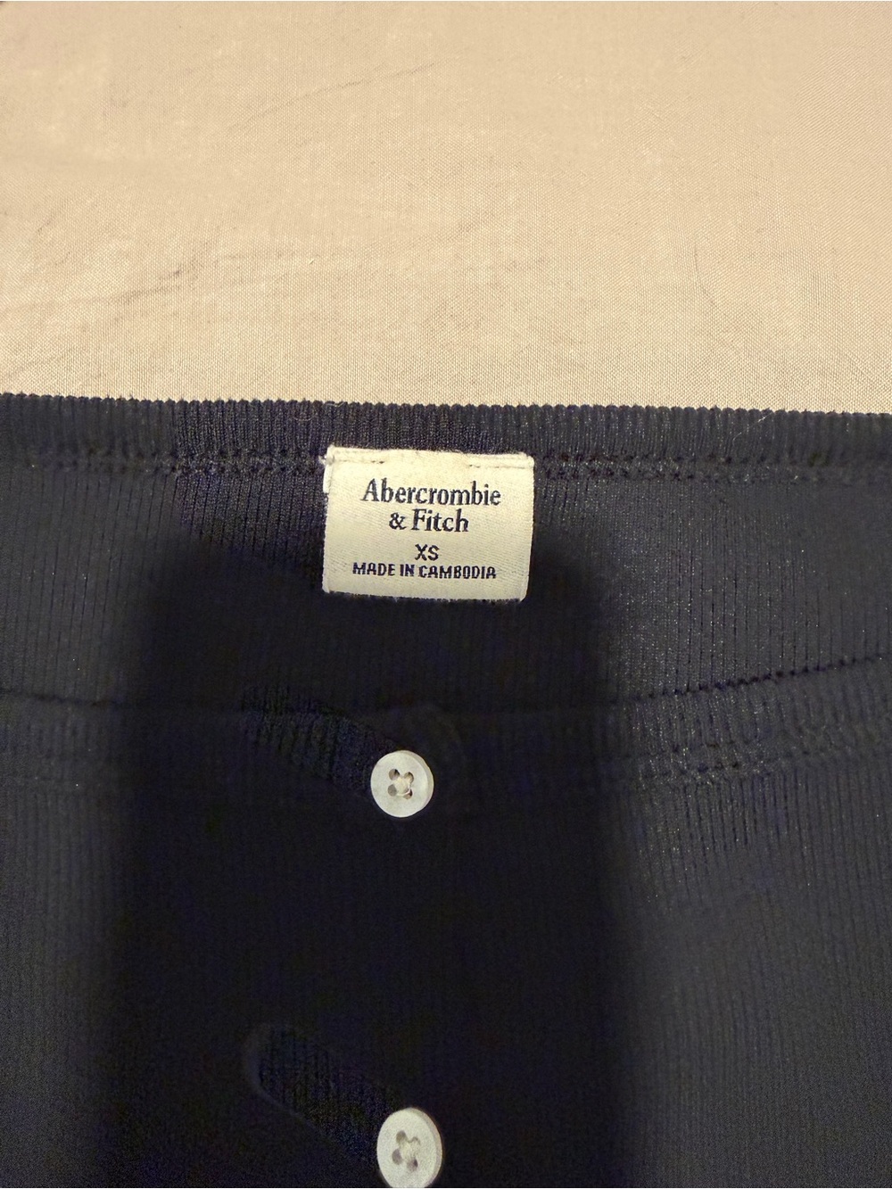 Abercrombie & Fitch Navy Ribbed Button-Front Sleeveless Tank - Picture 2 of 2